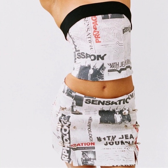 Carla Corset | Read All About It - Picture 2 of 6